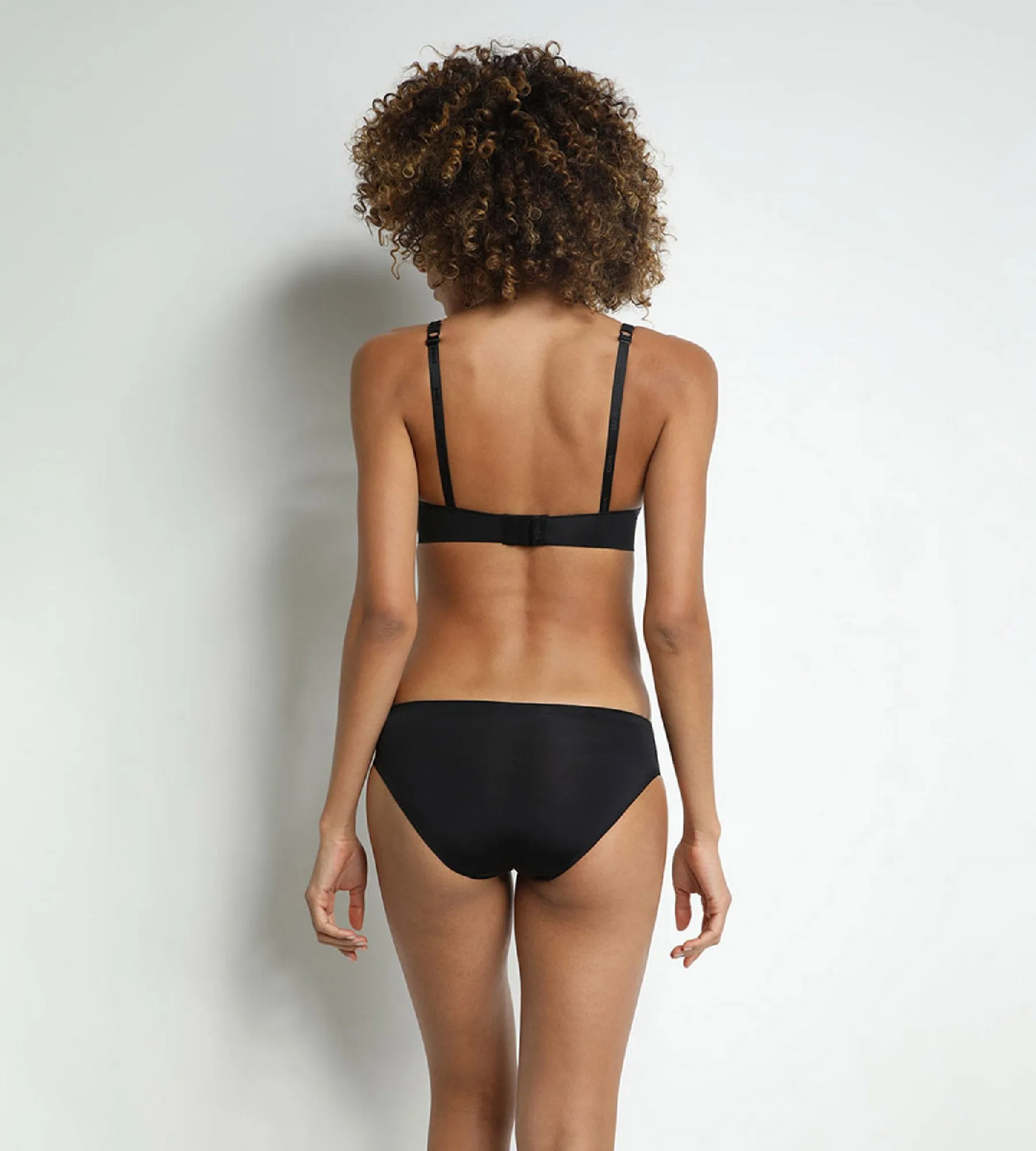 Culotte femme invisible noir - DIM InvisiFree