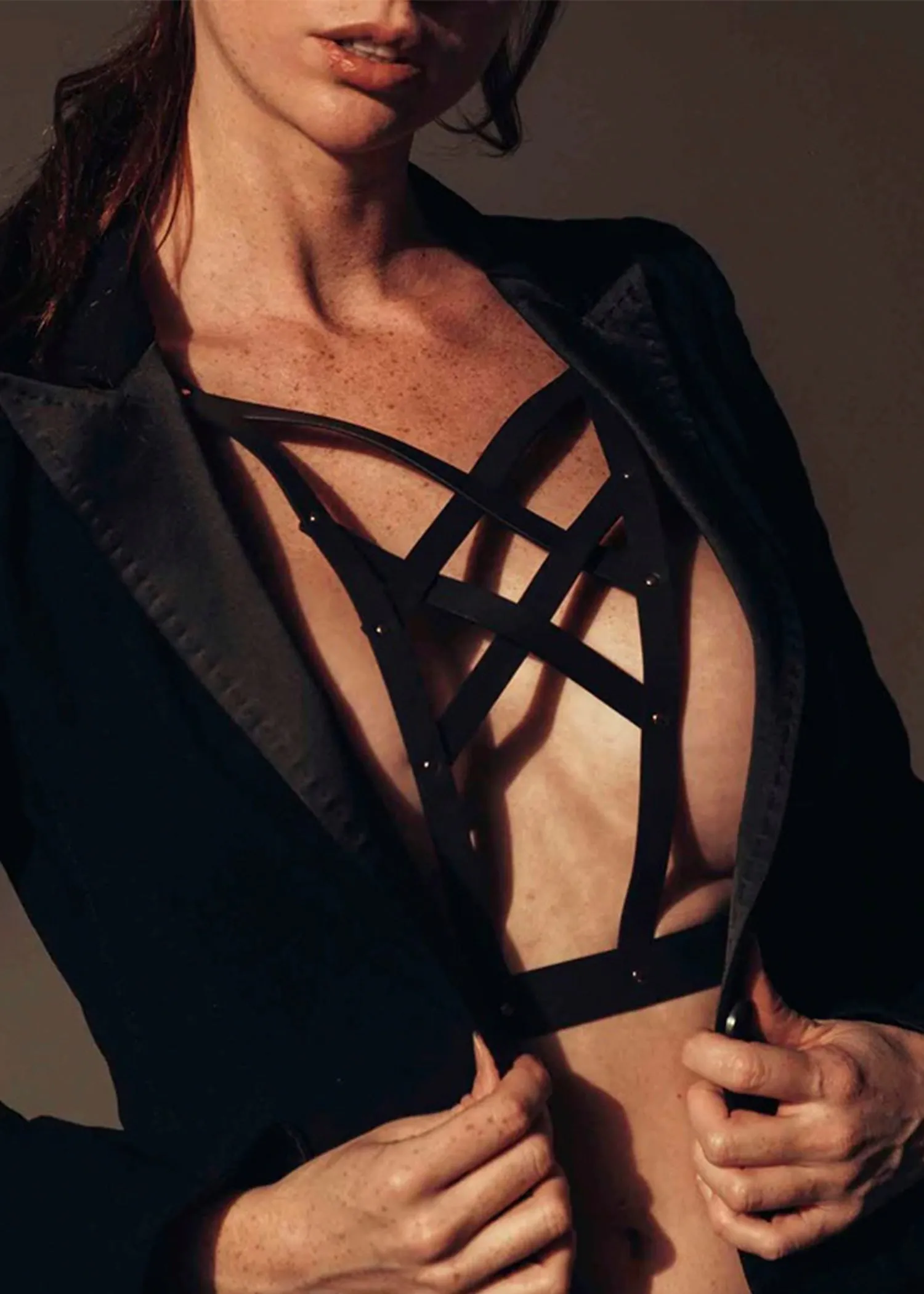 MAZE Cross Cleavage Harness (Black)